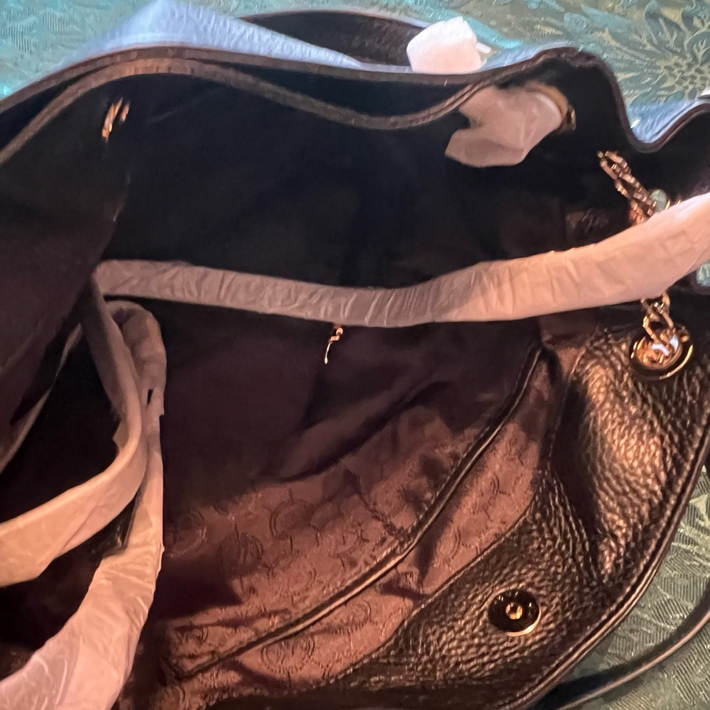 Black NWT Michael Kors handbag. - Picture 8 of 16